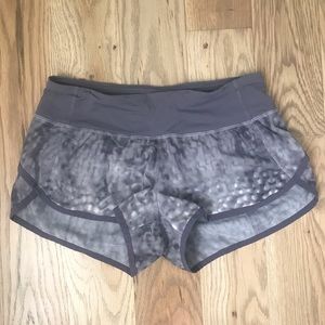 Lululemon Speed Short 2.5 inch